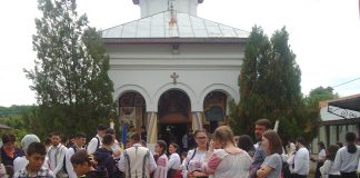 Educaţia…şi Lecţia de viaţă! – Cea de-a 17-a ediţie a Congresului Tinerilor Creştini Ortodocşi din Oltenia, desfăşurată la Poiana, comuna Turburea, Gorj (I) – ,,Aici, simţim dragostea noastră, unii pentru alţii! Având atâţia credincioşi adunaţi împreună cu noi, credem că şi Mântuitorul Hristos este împreună cu noi”!