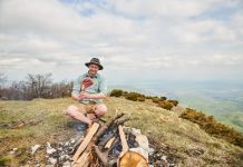 VIDEO: Rețeta săptămânii – Cooking Adventures In The Nature: Tomahawk Steak (friptură Tomahawk) perfect medium