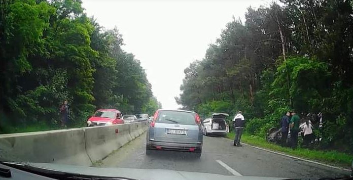 Pișteștii din Deal: Mașină răsturnată, două victime