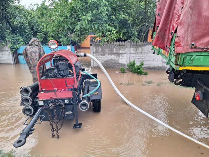 Inundații, Gorj: Deversare controlată la Barajul Motru. 31 de intervenții azi-noapte