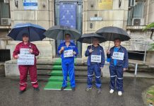 FOTO| Manu Tomescu, alături de colegii săi, în greva foamei! ”Nu mai plecăm de aici!”