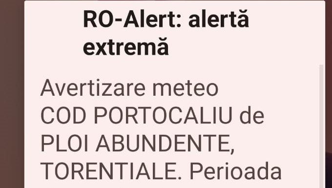 FOTO/VIDEO, Târgu Jiu: Furtună puternică. A dat piatra!