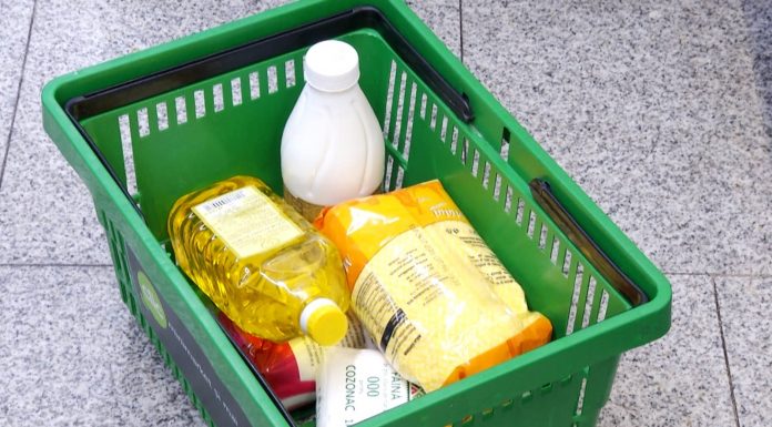 Cu cât au scăzut prețurile alimentelor de bază!