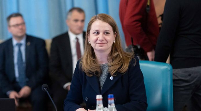 Moțiune simplă împotriva ministrului Educației