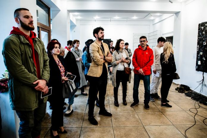 EXPOZIȚIA „GENESIS” A ARTISTEI GORJENE SAM CONEXIUNI CU AVANGARDELE SECOLULUI XX (II)