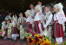 Ciuperceni: Festival-concurs al cântecului, jocului și portului oltenesc