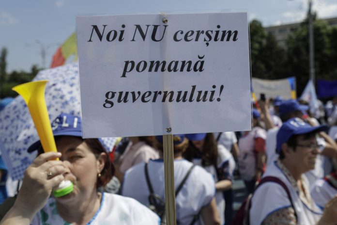 Copiii nu se întorc la școală nici marți