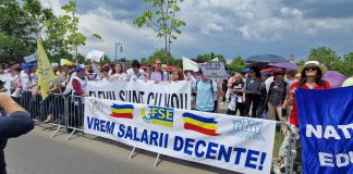 Grevă suspendată, dascăli nemulțumiți. OUG cu majorările salariale, în Monitorul Oficial