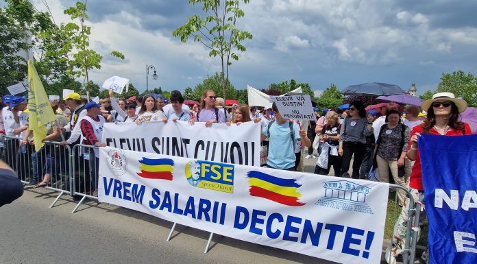 Vouchere de 1.500 de lei pentru profesori