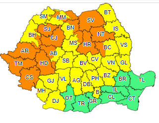 Noi avertizări de ploi torențiale, furtuni și descărcări electrice