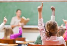 Ziua Învățătorului. Zi liberă pentru elevi și profesori