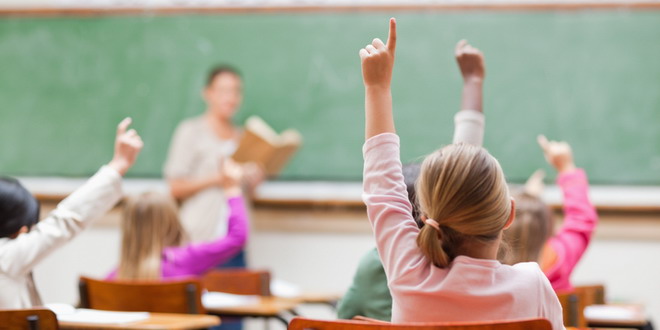 Ziua Învățătorului. Zi liberă pentru elevi și profesori