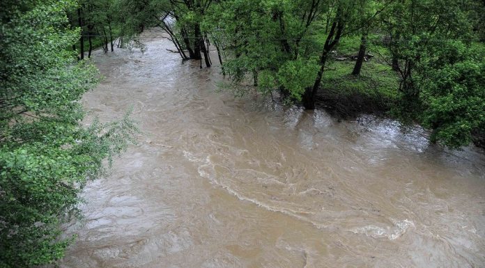 Râul Jilț a depășit cota de atenție la Turceni