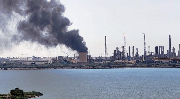 Explozie la rafinăria Petromidia!