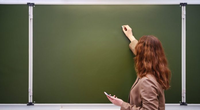 Anunț pentru angajații din Educație și Sănătate