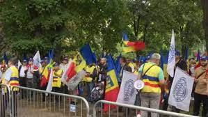 Protest al angajaților CFR. Garduri de protecție