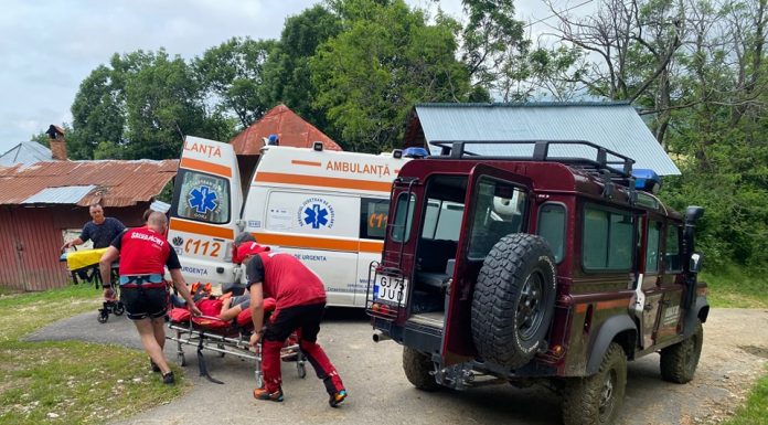 Persoană rănită în masivul Parâng, salvată și transportată la spital