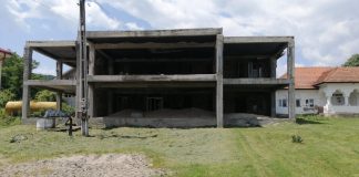 O clădire abandonată, sediu nou de primărie. Investiție de un milion de euro