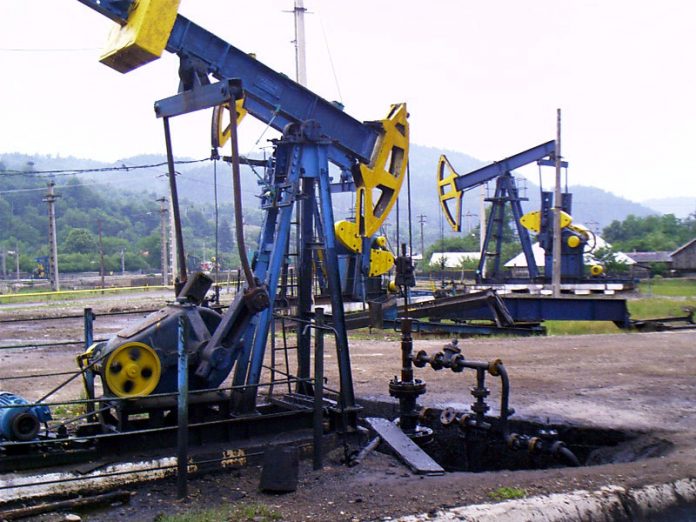 Un salariat a câștigat procesul cu OMV Petrom! Compania, obligată de judecători să-i plătească orele suplimentare