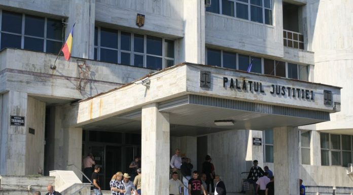 Protest la Tribunalul Gorj. Toate procesele vor fi amânate, cu excepția cauzelor urgente