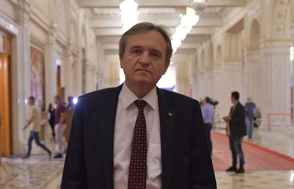 Deputatul Mihai Weber anunță că cei 1.800 de angajați rămân în CEO