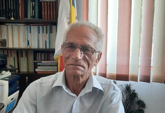 Dialog la masa de…scris! – ,,Dintotdeauna şi pentru totdeauna, Dumnezeu este iubire şi pace pentru oameni, iar, îndepărtarea de Dumnezeu ne-a adus la ceea ce suntem astăzi”!