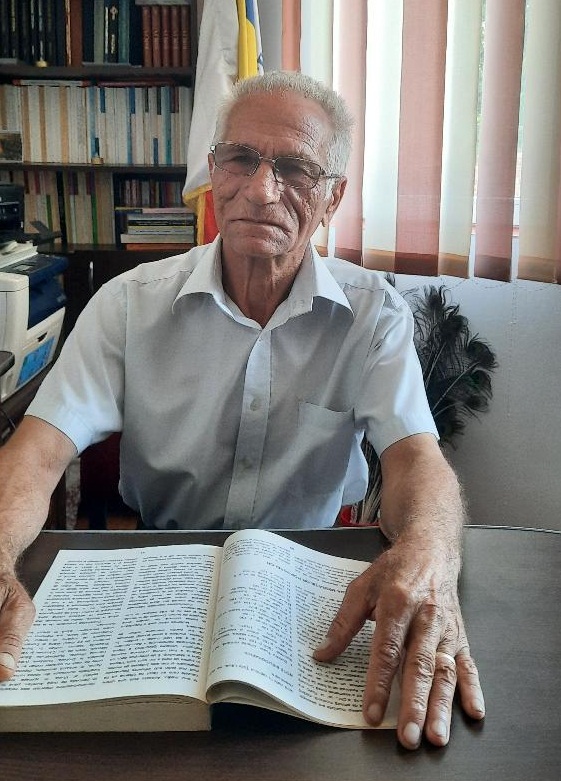 Dialog la masa de…scris! – ,,Dintotdeauna şi pentru totdeauna, Dumnezeu este iubire şi pace pentru oameni, iar, îndepărtarea de Dumnezeu ne-a adus la ceea ce suntem astăzi”!