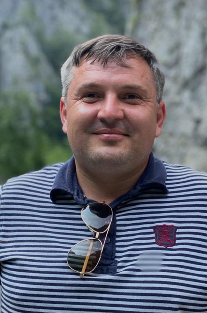 Inspectoratul Școlar Județean Gorj nu a anulat documentele prin care o profesoară primește ilegal ore la ,,Constantin Săvoiu”. Profesorul Negomireanu va intra în greva foamei în această săptămână