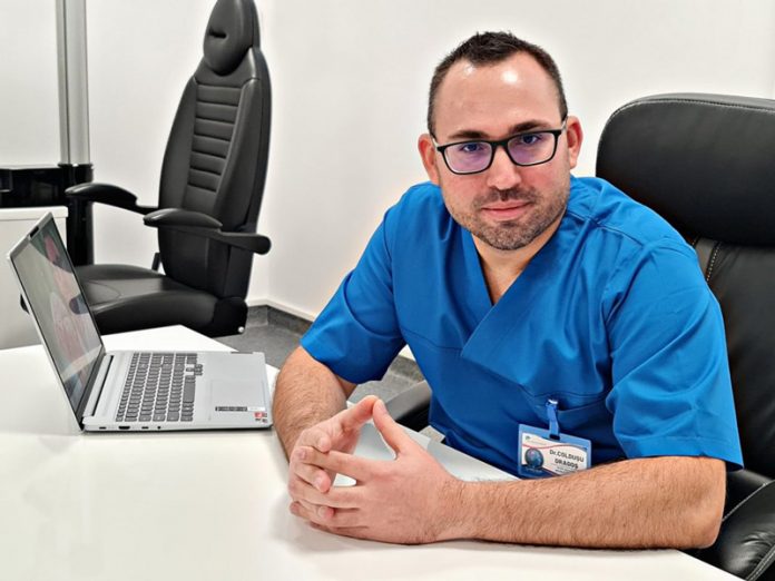 I-a mulțumit doctorului care l-a tratat. „Sunteți primul medic din România care ați înțeles suferințele mele…”