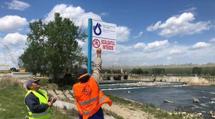 Scăldatul în Jiu este interzis!