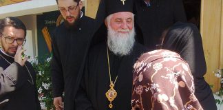 Mitropolitul Olteniei a resfinţit Biserica din Parohia Lupeşti, filia Bumbeşti-Deal, comuna Bumbeşti-Piţic (II) – ,,Atunci când ne merge bine şi suntem sănătoşi, uităm de Dumnezeu! Ne preocupă viaţa pământească, strângem, cât nici nu ne închipuim, ca să le lăsăm într-o zi pe toate”!