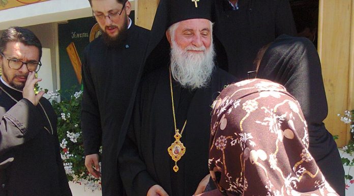 Mitropolitul Olteniei a resfinţit Biserica din Parohia Lupeşti, filia Bumbeşti-Deal, comuna Bumbeşti-Piţic (II) – ,,Atunci când ne merge bine şi suntem sănătoşi, uităm de Dumnezeu! Ne preocupă viaţa pământească, strângem, cât nici nu ne închipuim, ca să le lăsăm într-o zi pe toate”!