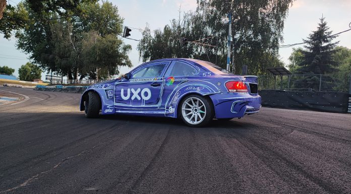 Gorjeanul Vlad Stănescu, la campionatul național de drift de pe Transalpina. Mașinile, pictate manual!