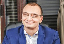 Educaţia…şi Lecţia de viaţă! – Interviu cu domnul inginer Iulian Vasile POPESCU, prefectul judeţului GORJ (II) – ,,Liderii politici de astăzi, să-şi schimbe felul de a-şi motiva şi de a-şi clarifica mai bine argumentele motivaţionale care sunt legate de aspectele activităţii lor în politică”!