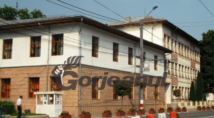 Un profesor din Gorj anunță că intră în greva foamei! Acuză că locul său la catedră a fost luat nelegal de o altă profesoară