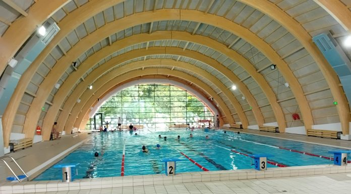 Bazinul acoperit, tot mai căutat de târgujieni