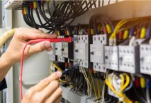 Românii au stat fără curent, în medie, patru ore, în 2022