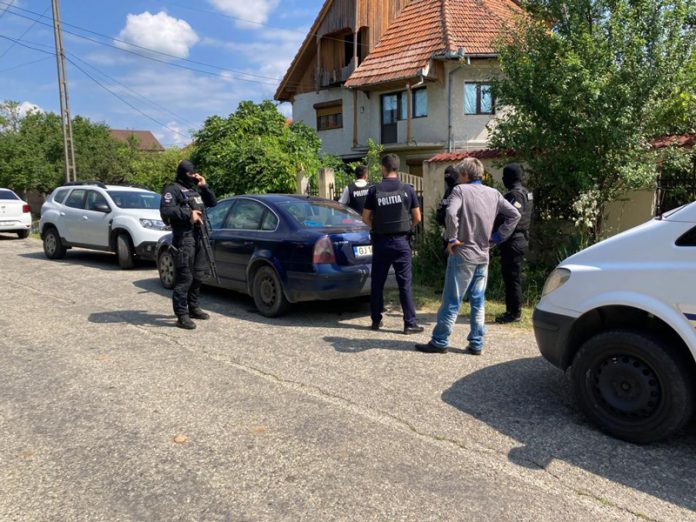 d8ce94d5-8c39-41c0-a992-7d8147527807