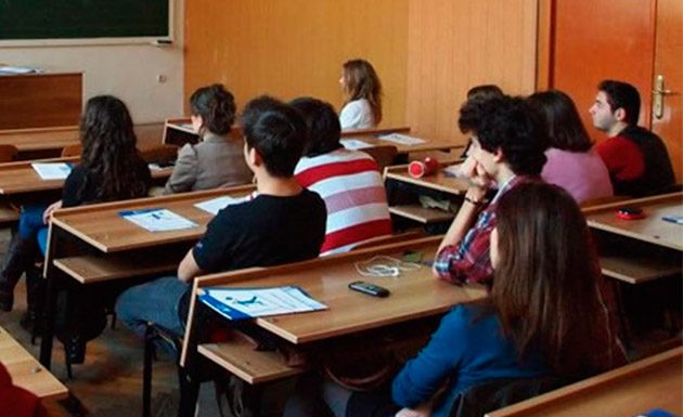 Zeci de elevi din alte județe s-au înscris la liceu în Gorj