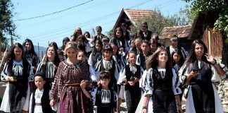 Festival național de folclor pastoral la Polovragi