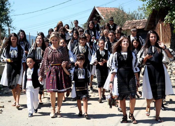 Festival național de folclor pastoral la Polovragi