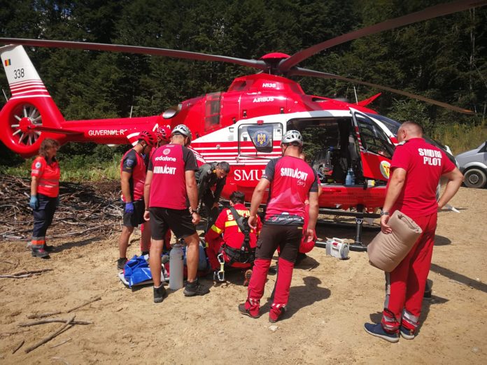 FOTO/VIDEO: Doi răniți în Valea lui Iovan. Intervenție de salvare cu elicopterul SMURD