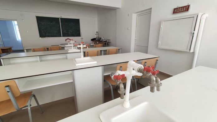 Șase milioane de euro pentru dotarea școlilor din Târgu-Jiu