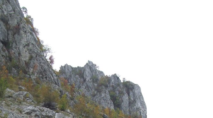 Din nou călător prin Lumea de Piatră a Carstului Gorjean – (1)