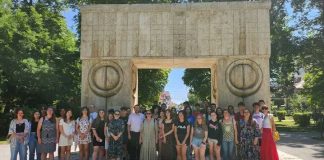 Facultatea de Teologie Ortodoxă din Craiova, un loc al întălnirii cu Dumnezeu, o poartă deschisă spre slujirea Domnului