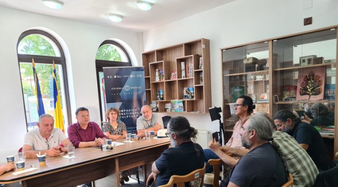Peștișani: S-a deschis Simpozionul Internațional de Sculptură