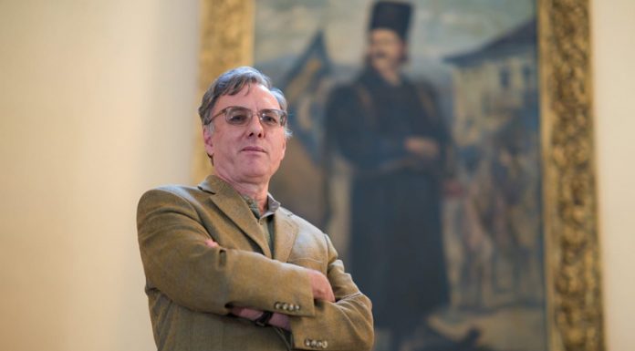 Unul dintre cei mai apreciați profesori de la CNTV se pensionează după 40 de ani de activitate