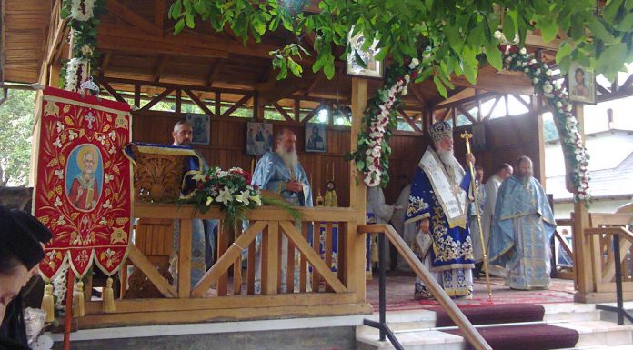 Sfânta Mănăstire Polovragi şi-a sărbătorit marele Hram «Adormirea Maicii Domnului» – ,,Maica Domnului este cea care atrage Iubirea Lui Dumnezeu pentru noi, oamenii, şi Îl face pe Dumnezeu milostiv, pentru viaţa ei curată”!