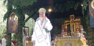 Mitropolitul Olteniei a oficiat Sfânta Liturghie la Hramul «Schimbarea la Faţă a Domnului», la Mănăstirea Lainici, Gorj (II) – ,,Lumina Slavei Schimbării la Faţă a Domnului să strălucească permanent peste noi şi să vedem pe feţele fiecăruia dintre noi, Chipul Domnului nostru Iisus Hristos”!