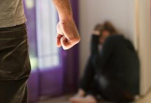 O femeie a ajuns la Spitalul Novaci, după ce a fost lovită de soțul său